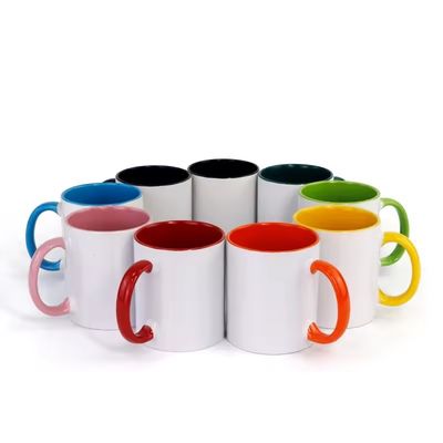Taza de café de color cerámica de 11 oz con soporte de mano en blanco de sublimación en diseño moderno