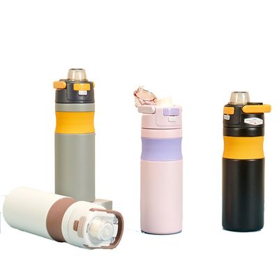 Botella de agua deportiva de acero inoxidable de 580 ml con paja ideal para todas las aventuras al aire libre