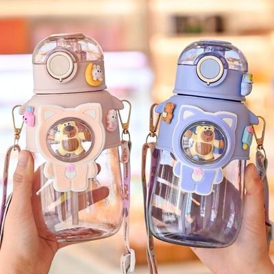680ml PC PP Bebida Deportiva Oso dibujos animados Niños Botella de agua de plástico al aire libre con paja
