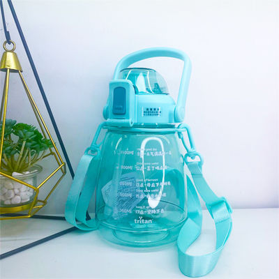 Alta apariencia Nivel de gran capacidad de plástico Red Sippy Cup Botella de agua para estudiantes