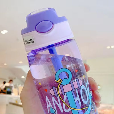 16 oz estudiante lindo portátil botella de agua de plástico a prueba de fugas con paja y silicona PP