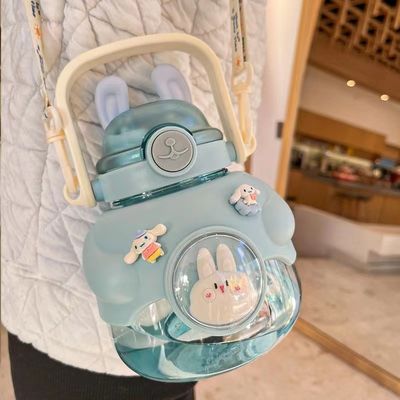 Opciones de color personalizadas portátil abrazo conejo botella de agua estilos atractivos niños