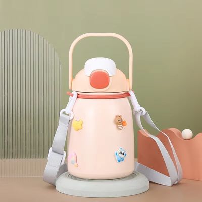 Diseño de dibujos animados 800ml Gran ventre Taza aislada Niño Bottles de vacío lindos Termos con paja