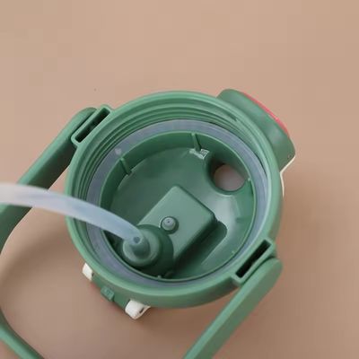 Diseño de dibujos animados 800ml Gran ventre Taza aislada Niño Bottles de vacío lindos Termos con paja