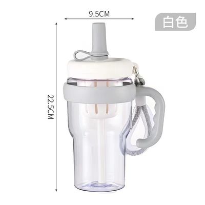 Estilo de diseño minimalista Botella de plástico de 680 ml para deportes al aire libre y viajes eficientes