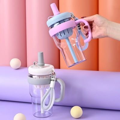 Botella de plástico de 680 ml botella portátil de jugo para viajes al aire libre para adultos en viajes de campamento