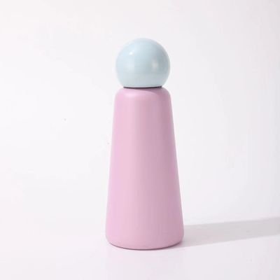 Diseño moderno 500ml botella de agua de acero inoxidable Taza de viaje aislada con tapa linda