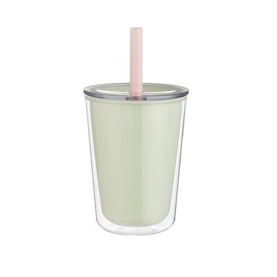 Botella de agua de plástico de doble pared de 720 ml de capacidad con copa de bebida de gran capacidad de paja