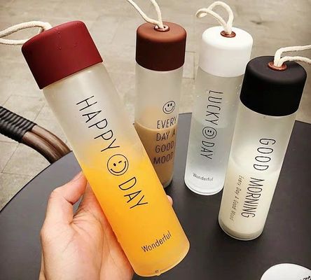Botella de agua de vidrio de 400 ml para senderismo y actividades al aire libre hecha a medida aceptada