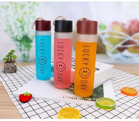 Botella de agua de vidrio de 400 ml para senderismo y actividades al aire libre hecha a medida aceptada
