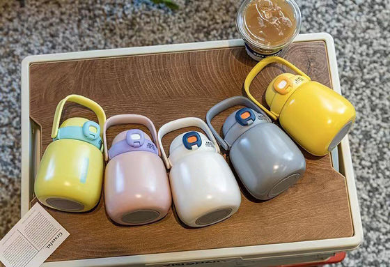Botella de agua aislada para niños de la escuela BPA libre diseño personalizado botellas de vacío termo