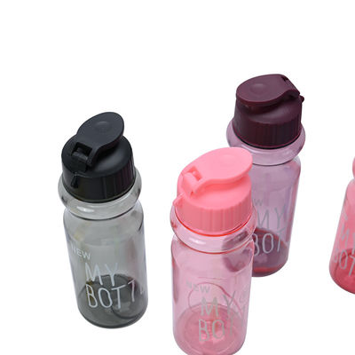 Botellas de taza de agua potable de plástico PET personalizado de 500 ml muestran para deportes libres de BPA