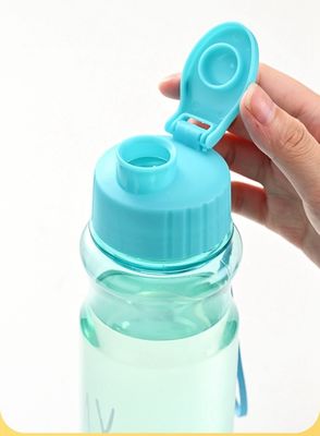 500ml PET BPA libre de taza Botellas de agua potable de plástico con correa para las rutinas de acondicionamiento físico