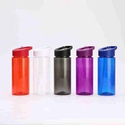 Seguridad alimentaria Botella de agua de plástico con infusor y paja e infusor para deportes de verano