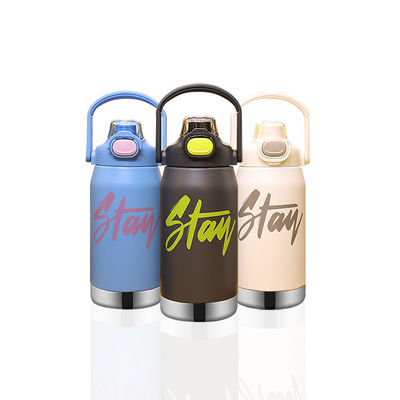 Botellas de agua aisladas de metal resistente para compra a granel y personalización