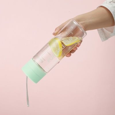 TOUR Botella de agua reciclable de 600 ml con marcador de tiempo para actividades al aire libre