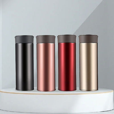 Estilo de diseño clásico 2023 Lujo aislado de acero de vacío botella de agua térmica para TOUR
