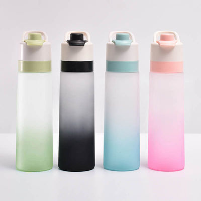Vende directamente tazas de agua de plástico de deporte simple con capacidad de 750 ml