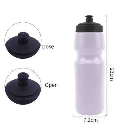 Logotipo personalizado aceptable 700ml PE Botella de agua deportiva de plástico con cubierta de polvo