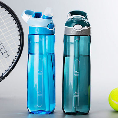 Colorida batidora deportiva con paja sencilla y popular 25 oz botella de agua de plástico de Tritán