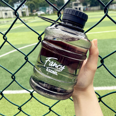 Botella de agua de plástico de 650 ml para botellas deportivas ecológicas de agua hirviendo