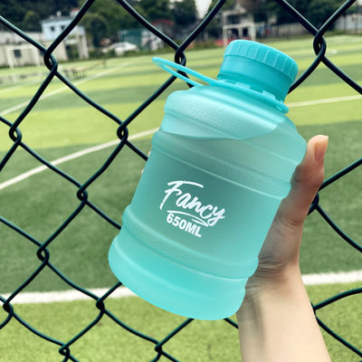 Botella de agua de plástico de 650 ml para botellas deportivas ecológicas de agua hirviendo