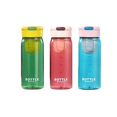 Botella de agua de plástico de 650 ml con infusor de té, taza de mango para estudiantes con balanza