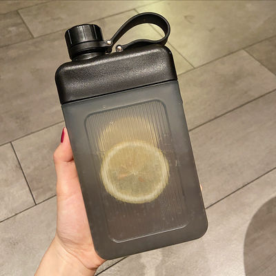 Botella de agua cuadrada portátil de 450 ml para viajes al aire libre