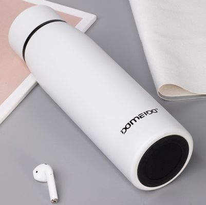 Disfrute de una bebida inteligente con una botella de agua de acero inoxidable de diseño moderno