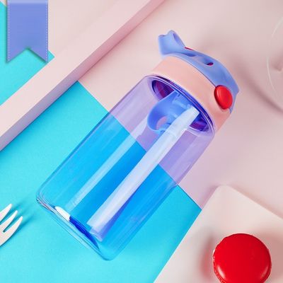 Botella de agua para niños libre de BPA con tapa y mango de paja para agua sostenible y hirviendo