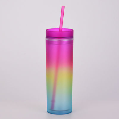 Botella de agua de plástico de tipo paja razonable con tapa láser Compatible y oferta