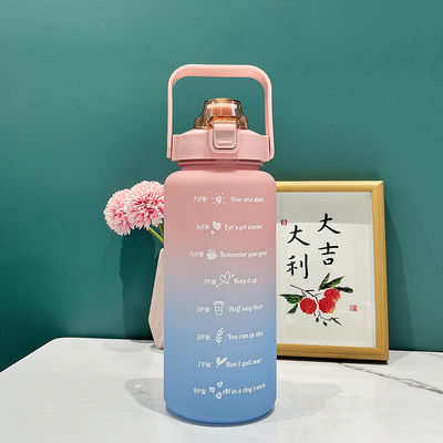 Botella de agua de 2L con marcador de tiempo de paja y rendimiento de aislamiento térmico para el fitness