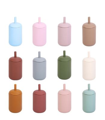 Novedad Color de arcilla para bebés Moda para bebidas al aire libre Botella de agua de silicona con paja