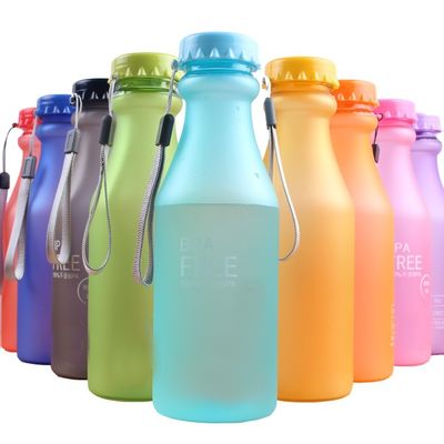 PC plástico 550ml botella portátil de agua sellada congelada para viajes yoga correr acampar