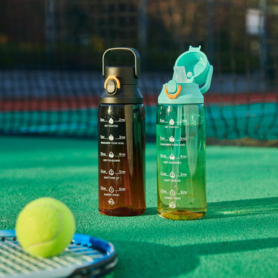 Botella de agua de gran capacidad con mango y paja para deportes al aire libre 750 ml