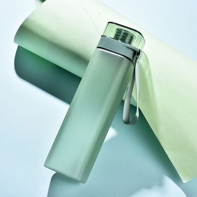 Unisex Gran capacidad PC Botella deportiva de moda botella de agua cuadrada simple taza de plástico