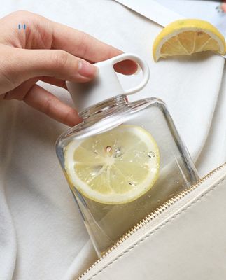 TOUR Botella portátil de agua transparente de 500 ml con cuerda y muestra