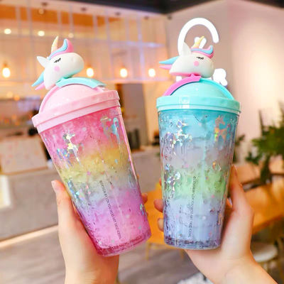 Manténgase hidratado en verano con el estilo de diseño minimalista Unicorn Plastic Ice Drinking Cup