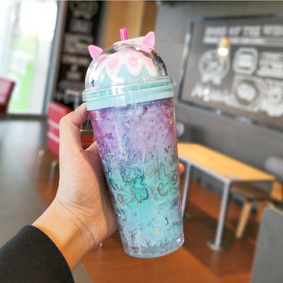 Manténgase hidratado en verano con el estilo de diseño minimalista Unicorn Plastic Ice Drinking Cup