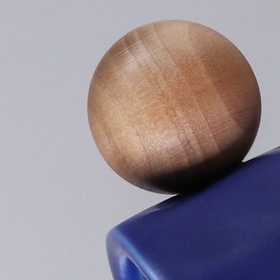 Logotipo personalizado Taza de cerámica azul creativa con muestras de mango de madera