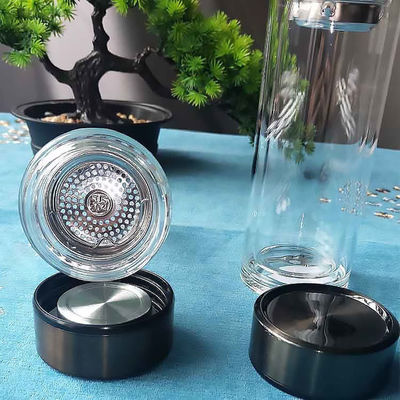 Botella de agua de vidrio de 300 ml Última llegada de borosilicato aislado al vacío a medida