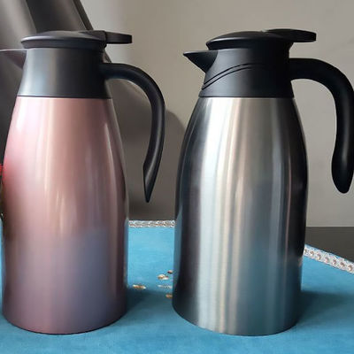 Espacio de recarga del escritorio Flasca de vacío de doble pared elegante para negocios corporativos