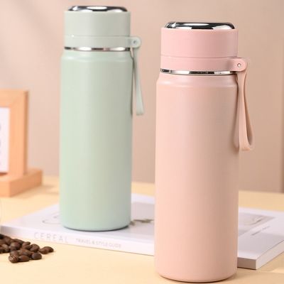 Diseño contemporáneo BPA libre de vacío botella de agua deportiva de doble pared con mango