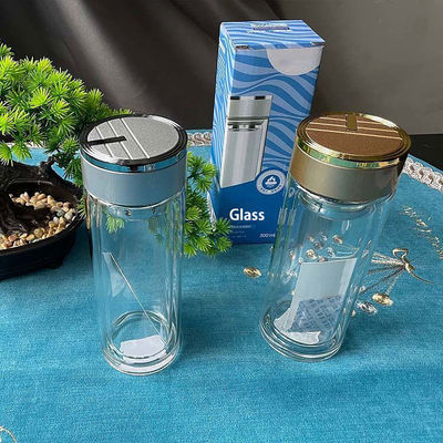 Botella de agua de vidrio libre de BPA para hombres con logotipo personalizado Diseño duradero y versátil