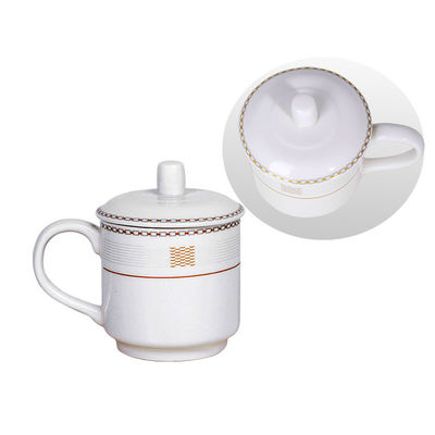 Novedad a granel Cerámica hecha a mano de colores claros Taza de abuelo con tapa de agarre de mano Taza de café