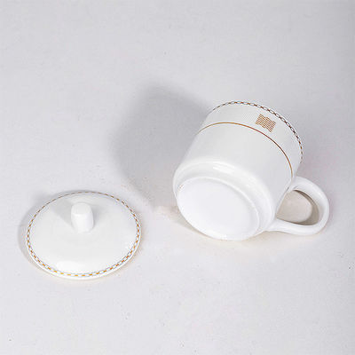 Novedad a granel Cerámica hecha a mano de colores claros Taza de abuelo con tapa de agarre de mano Taza de café