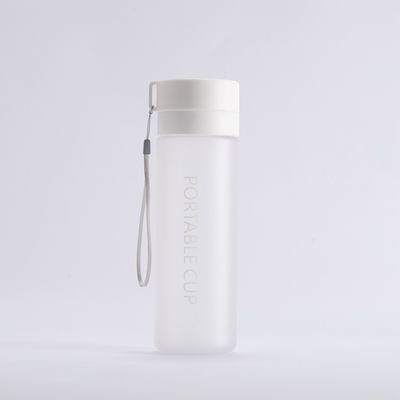 Servicio OEM Aceptado Botella portátil de agua de plástico de 600 ml 800 ml para actividades al aire libre