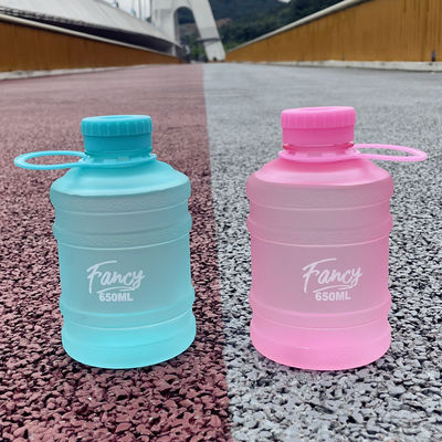 680 ml Taza de bebida de plástico portátil de gran capacidad para deportes al aire libre