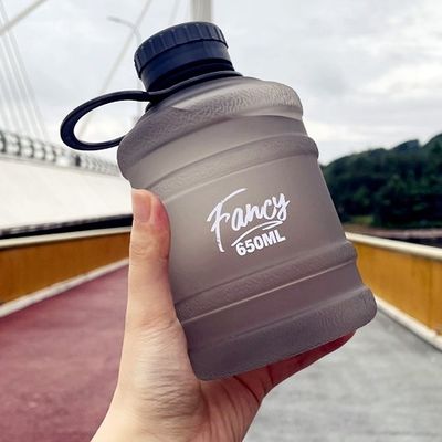 680 ml Taza de bebida de plástico portátil de gran capacidad para deportes al aire libre