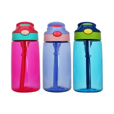 Servicio OEM Aceptado 500ml Taza de plástico deportiva portátil a prueba de fugas con paja para niños